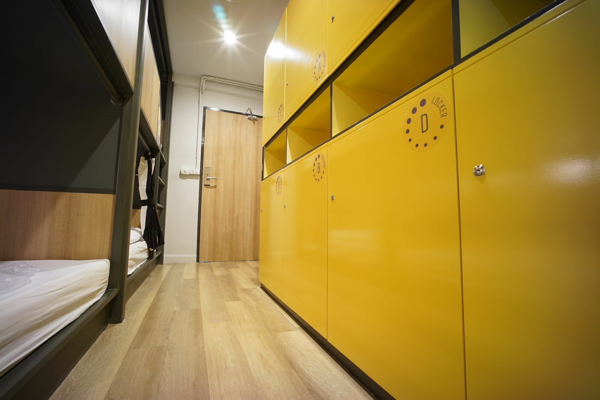 Brb Hostel Bangkok Silom Экстерьер фото