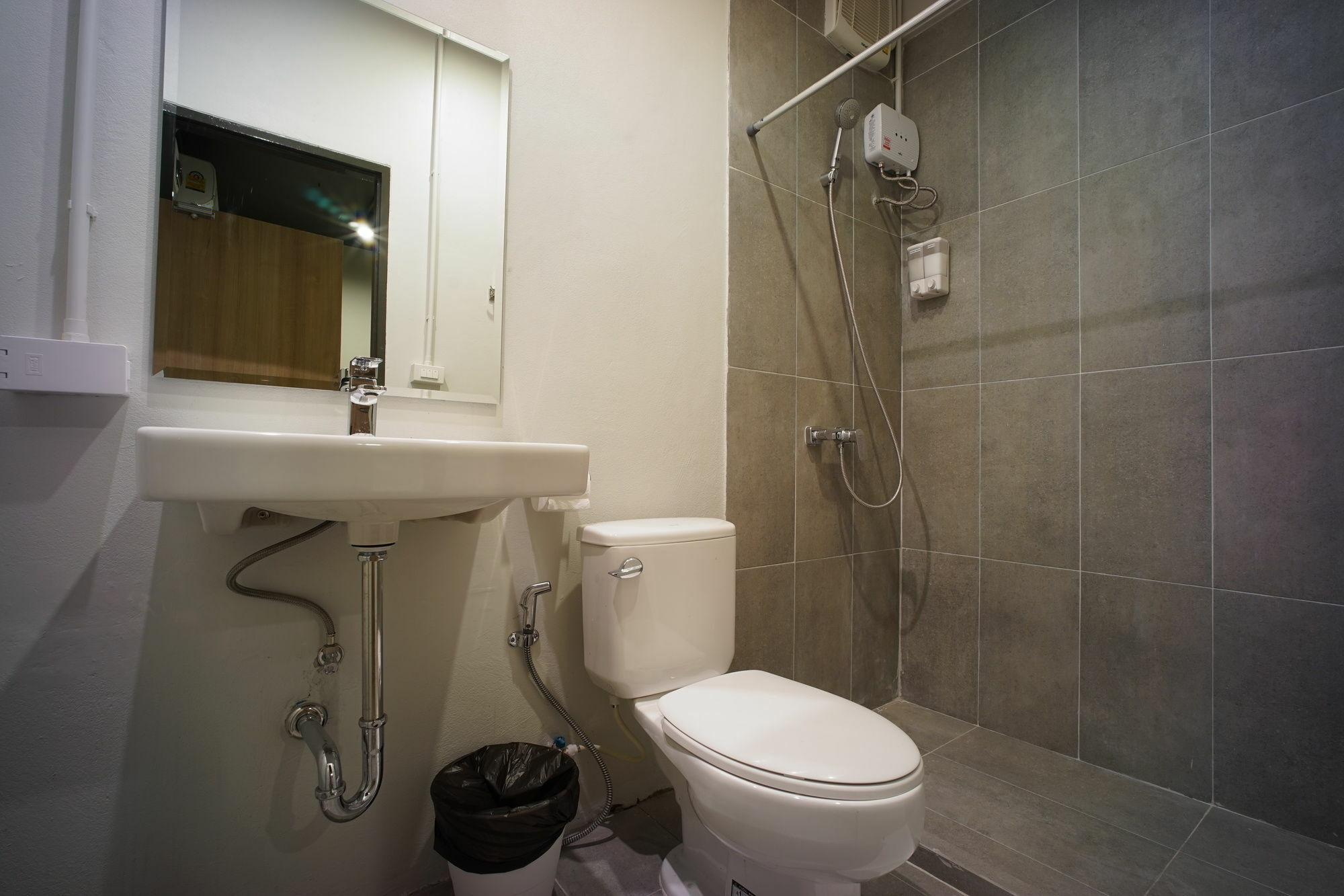 Brb Hostel Bangkok Silom Экстерьер фото