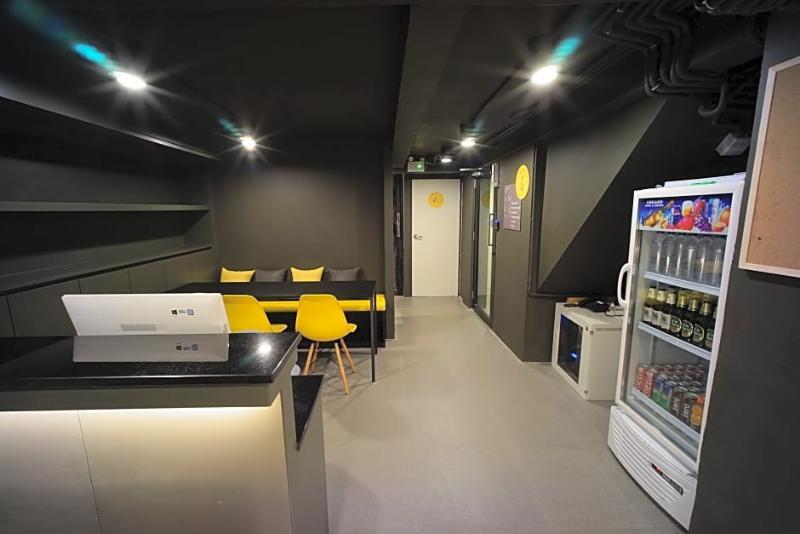 Brb Hostel Bangkok Silom Экстерьер фото